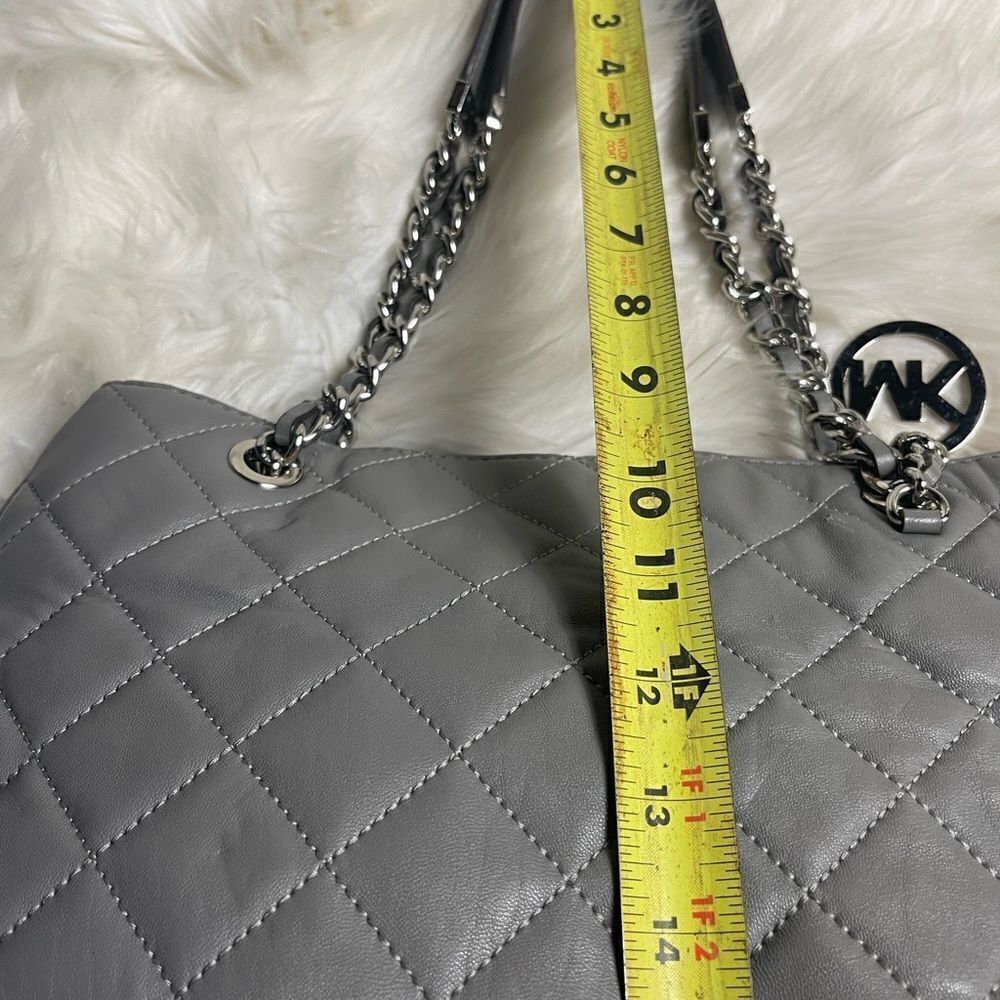 Michael Kors soft leather gray quilted shoulder bag silver tone chain straps. - Picture 10 of 16